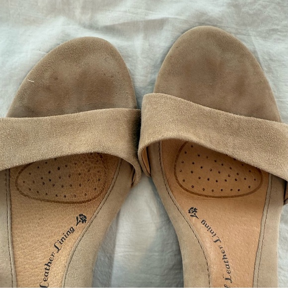 Sofft Tan Ankle Strap Sandals, Size 8.5 - Picture 4 of 11